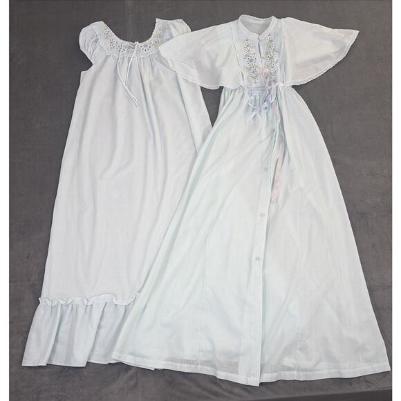 Gilead Other - Vintage Gilead Light Blue Summer Robe & Nightgown Floral Embroidery Medium Chrty